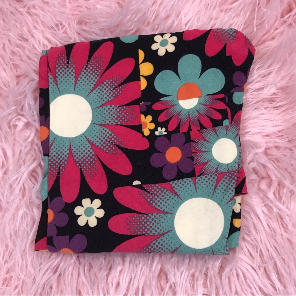 LuLaRoe NWOT Flower OS (0-10) Leggings